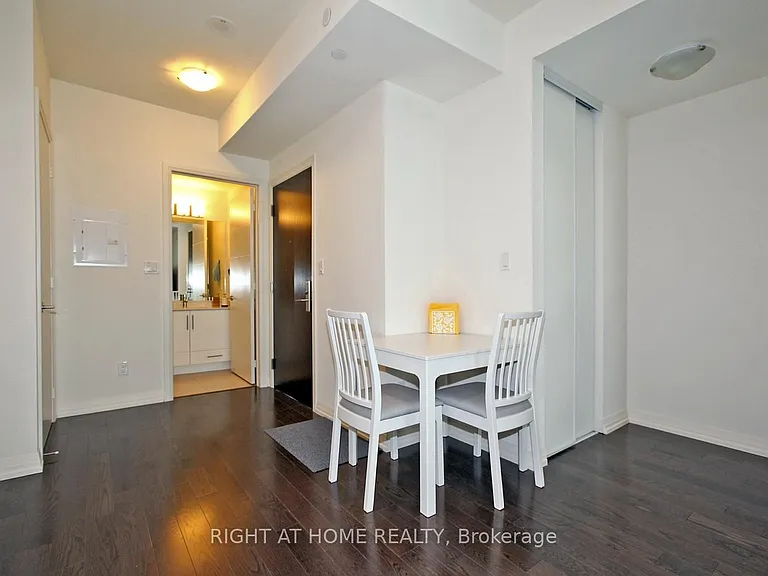 460 Adelaide St E #525 — Photo 11