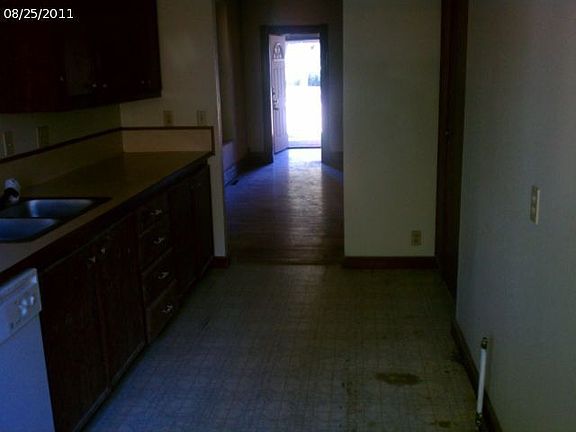 3rd image of 338 W 6th Ave