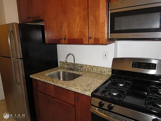 Rented by Kian Realty | media 3