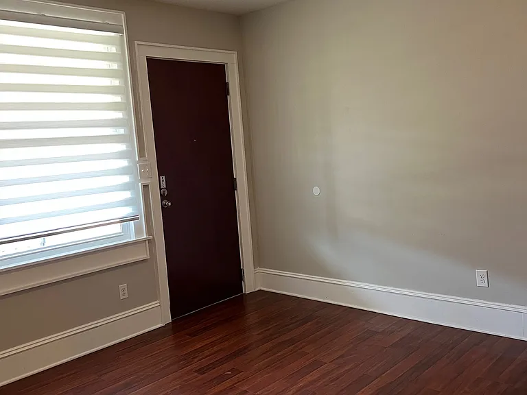 689 E Whittier St — Photo 9