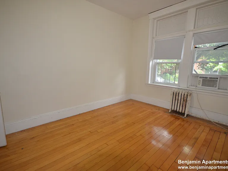 1822 Beacon St #14 — Photo 12
