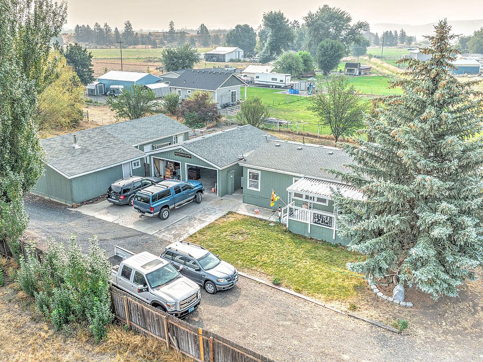 1st image of 3601 NW Brookfield Ln