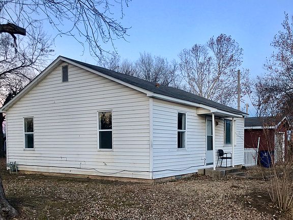 2nd image of 118 W Galer Ave