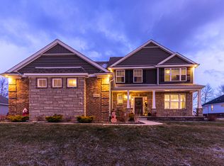 2200 Walnut View Dr, Howell, MI 48855