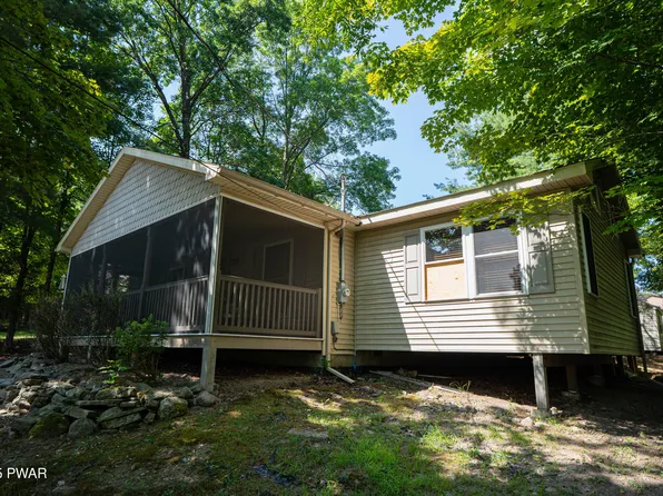210 Deerfield Rd, Lake Ariel, PA 18436