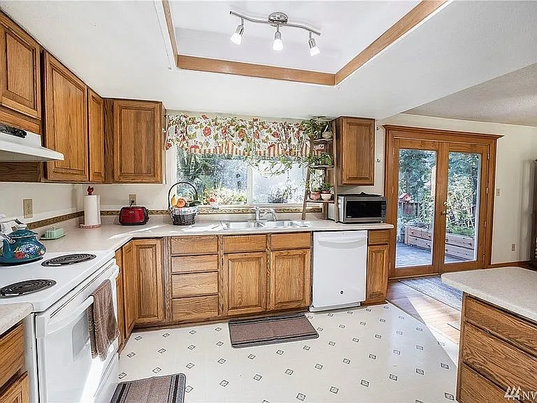 17050 Finley Rd NE — Photo 7