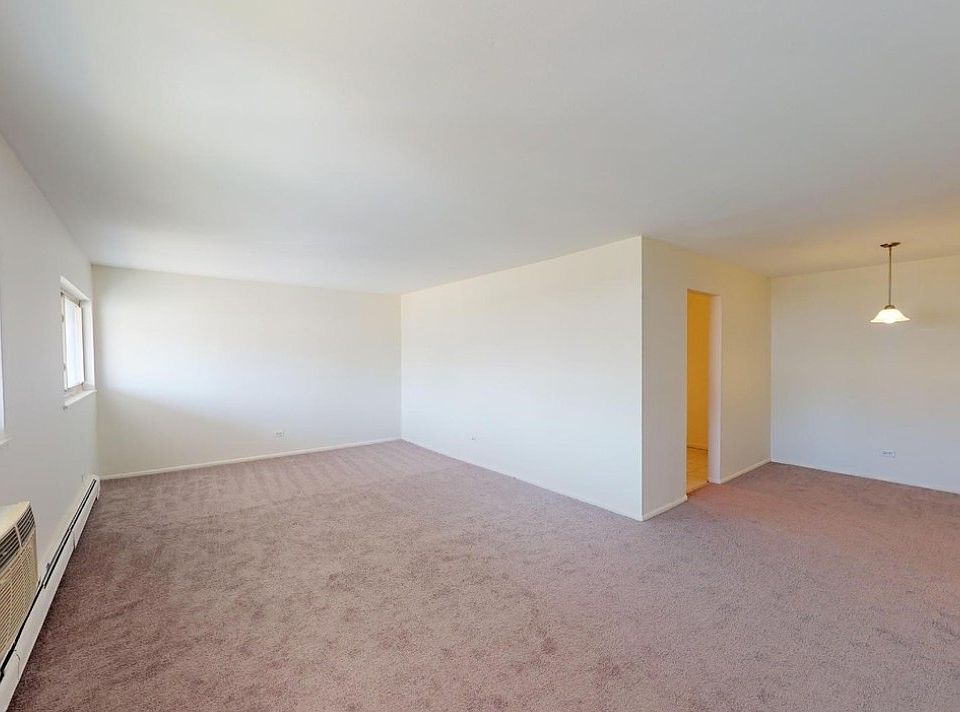 2nd image of 693 E Fullerton Ave APT 203
