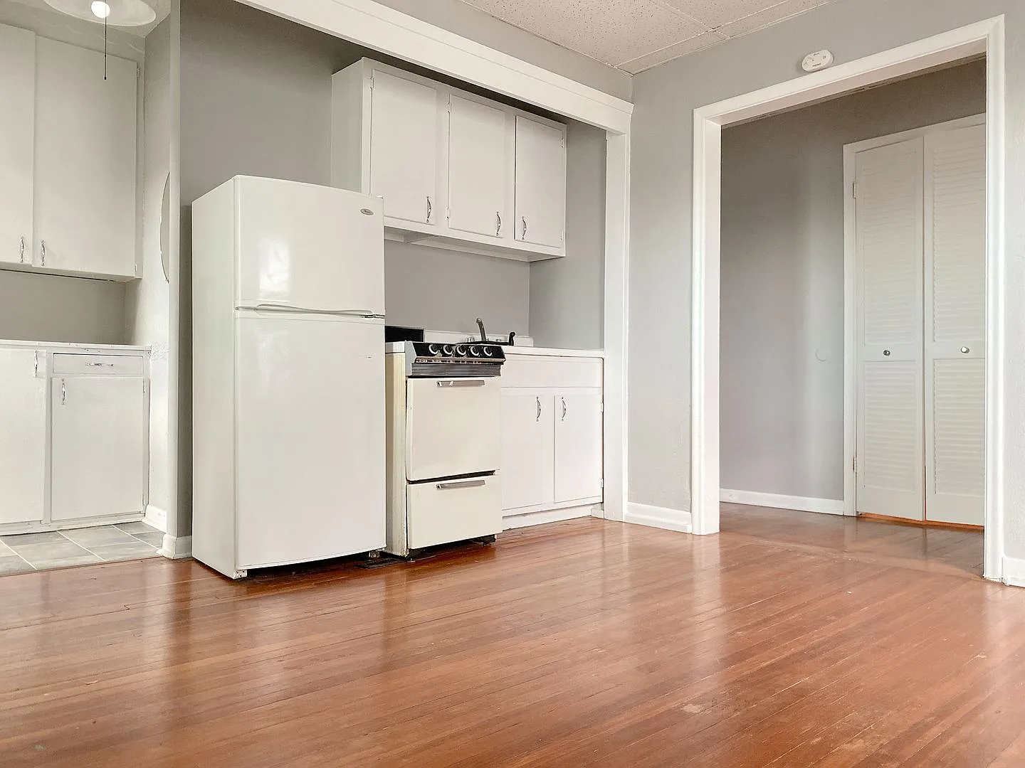 Three Awesome Bees Realty, Llc: Tab Kt Kt 6 Plex 614 N 40th St — Photo 3
