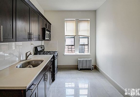 2nd image of 710 Avenue S APT D9