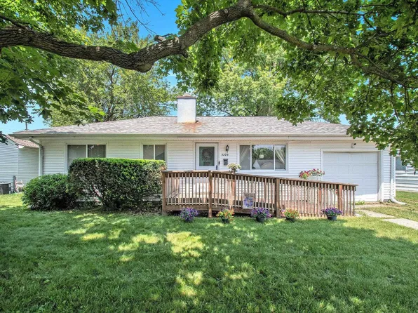 5209 Sunnyfield Pl, South Bend, IN 46619