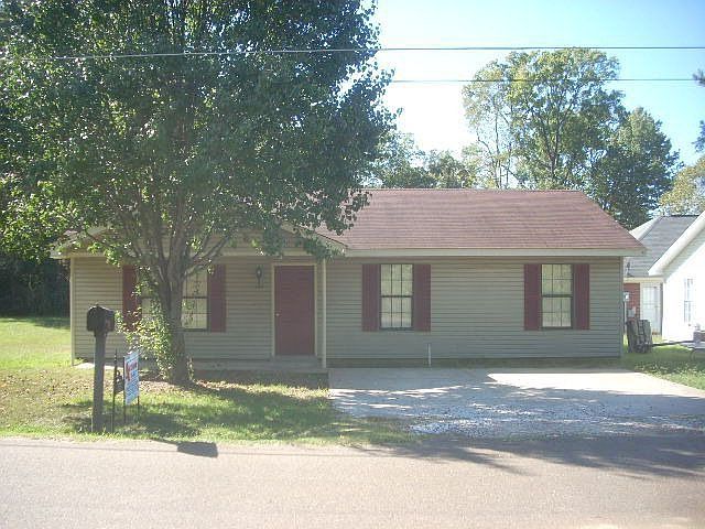 1st image of 104 Latitia St