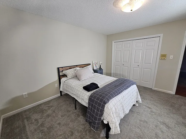 516 S Yates Rd — Photo 41