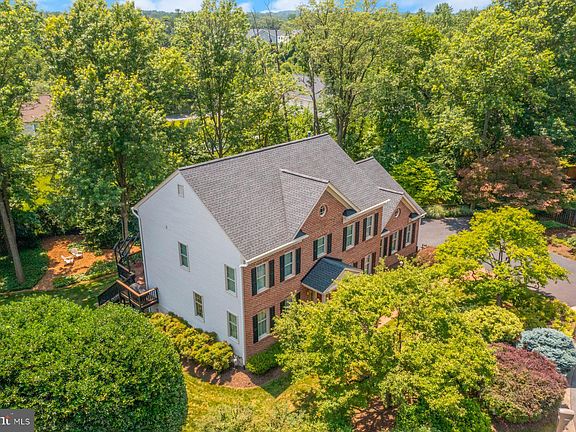 3rd image of 7004 Cashell Manor Ct