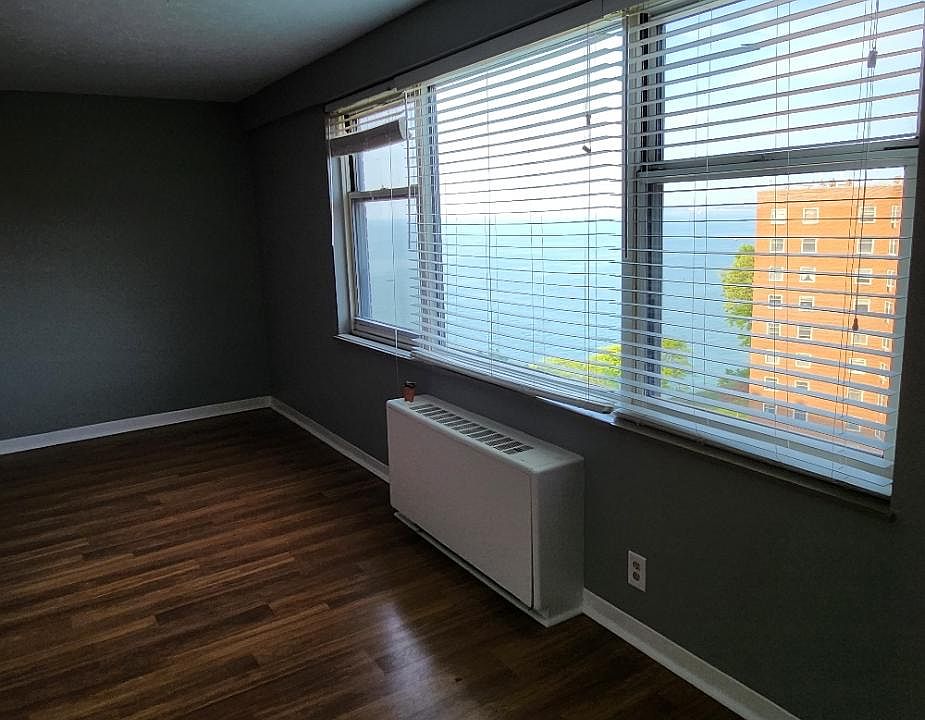 1st image of 11850 Edgewater Dr APT 1015