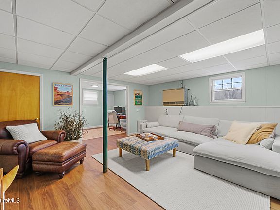 3rd image of 184 Washington Mountain Rd