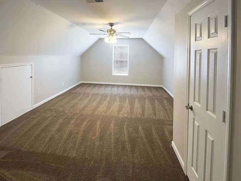 7611 Lowrance Rd — Photo 14