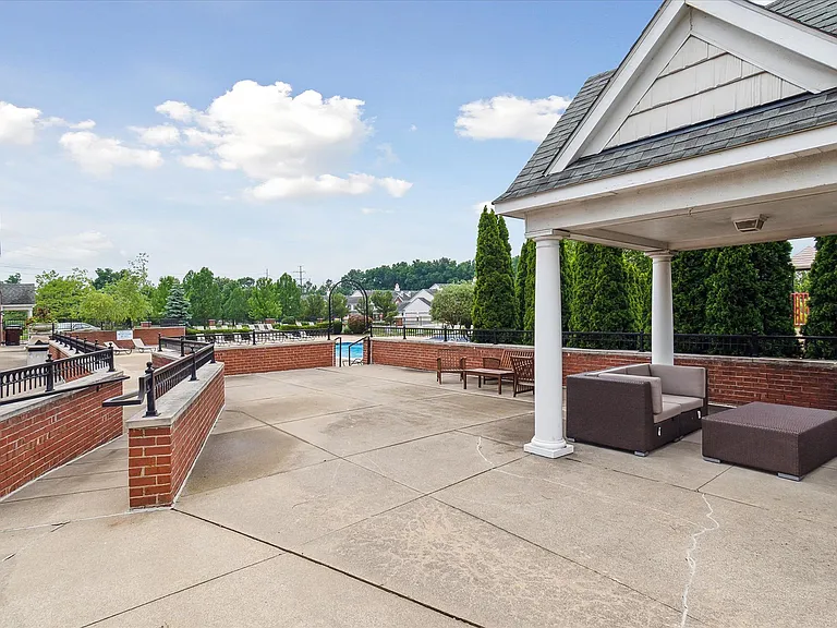 Westbury Apartments — Photo 21