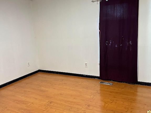 5th image of 8008 Kenhurst Dr