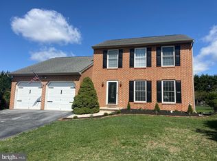756 Michigan Dr, Falling Waters, WV 25419