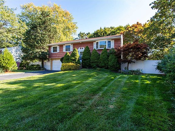 3rd image of 9 Shenandoah Blvd