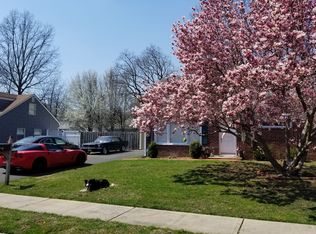 12 Lakeside Dr, Matawan, NJ 07747