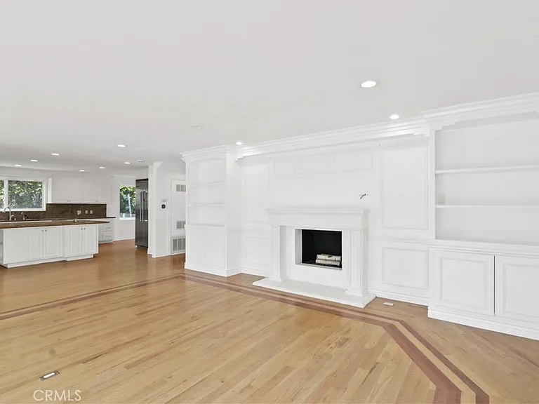 7908 W 81st St — Photo 17