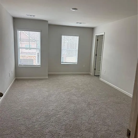 471 Stoneybrook Dr — Photo 10
