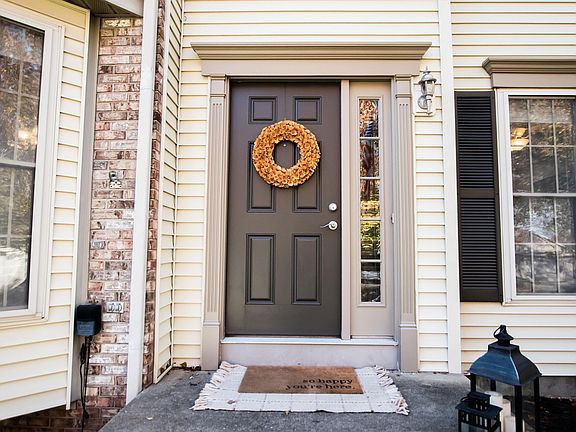 4th image of 711 W Whitethorn Pl