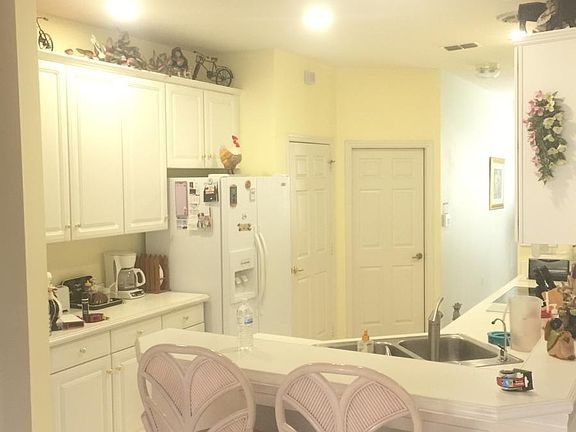 3rd image of 112 Brookshire Ct