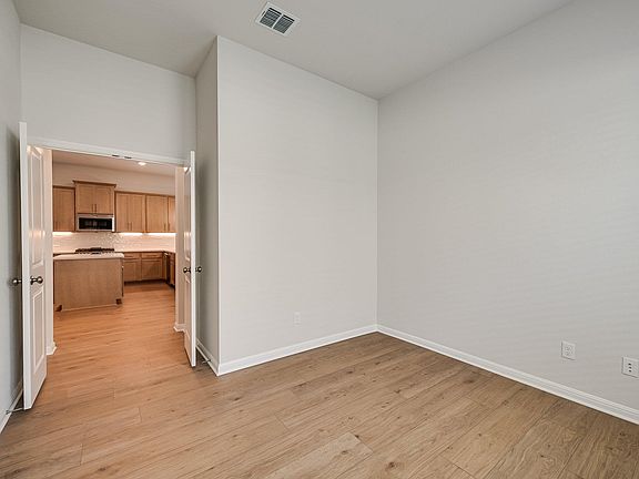 4th image of 167 Grand Canyon Way