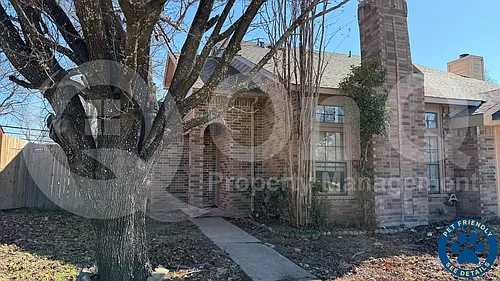 732 Versailles St Photo 1