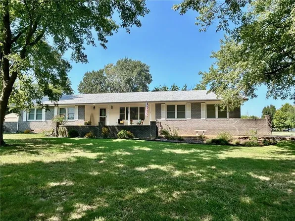 111 Woodcliffe Dr, Oswego, KS 67356