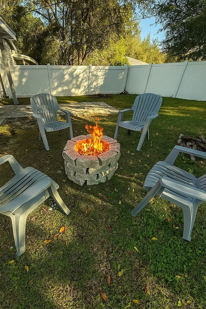 Fully Furnished Charming 2BR Duplex in Deland — Photo 4