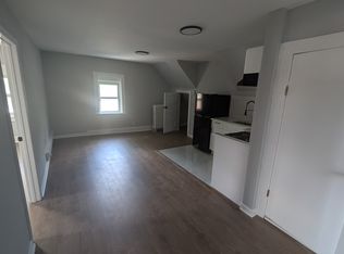 165 4th Ave #4, East Orange, NJ 07017