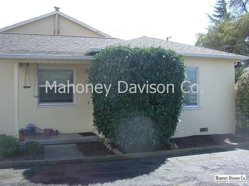 2nd image of 308 Baker St