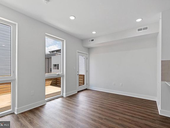 2nd image of 321 W Berks St #3