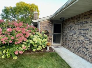 1930 Kingsview Ln N, Plymouth, MN 55447