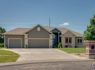2133 NW 47th Ct, Topeka, KS 66618