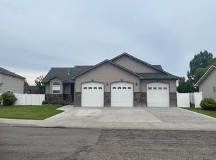 574 Ivans Ln, Idaho Falls, ID 83401