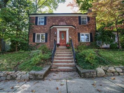 1140 Kensington Rd, Teaneck, NJ, 07666