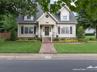 1775 N Cambridge Rd, Fayetteville, AR 72701