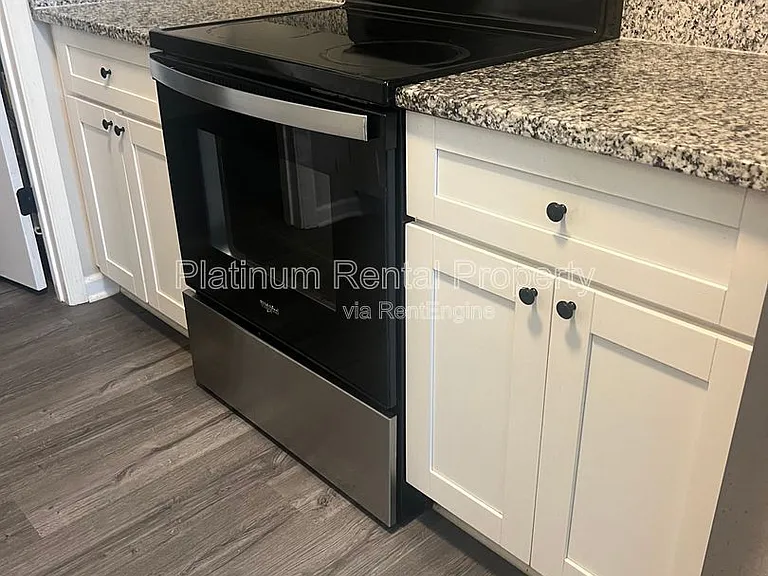 1614 Riverside Trl NE — Photo 10