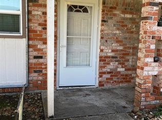 615 Bay Colony Dr APT 4, La Porte, TX 77571