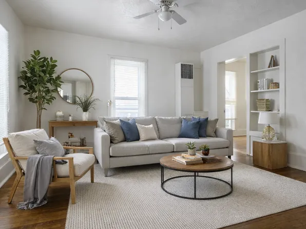 210 Michigan St, Petoskey, MI