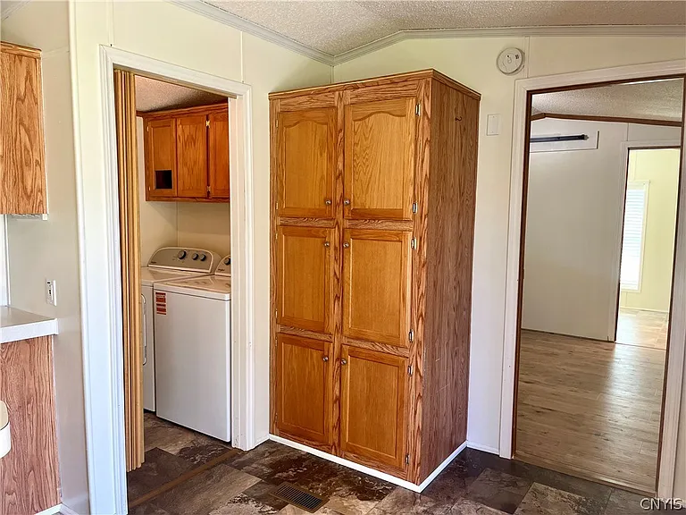 47 Miner Rd — Photo 10