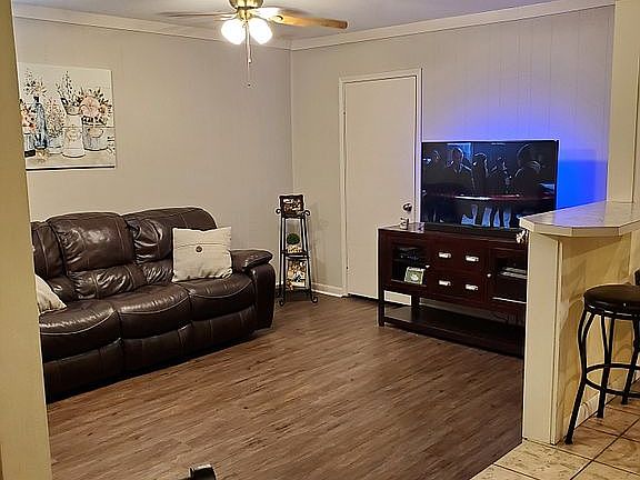 3rd image of 2206 Ellis Dr