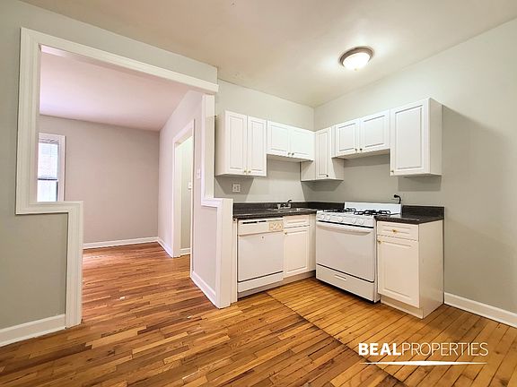 5th image of 3720.5 N Pine Grove Ave #3720X-W1