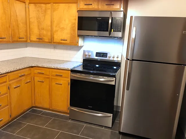 2 bed, 1000 sqft, $1,650 — Photo 2