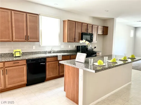 6317 Highledge St, North Las Vegas, NV 89081