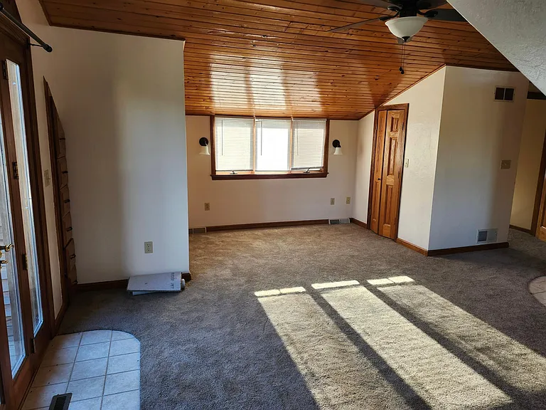 157 Golden City Rd — Photo 8